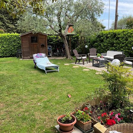Villa Indipendente A Pochi Passi Dal Lago San Felice del Benaco Exterior foto